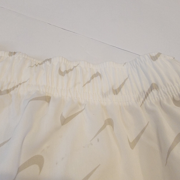 Nike Sportswear Swoosh Print Shorts Women's Size Large Style DV7932-133 NEW! - Picture 14 of 17